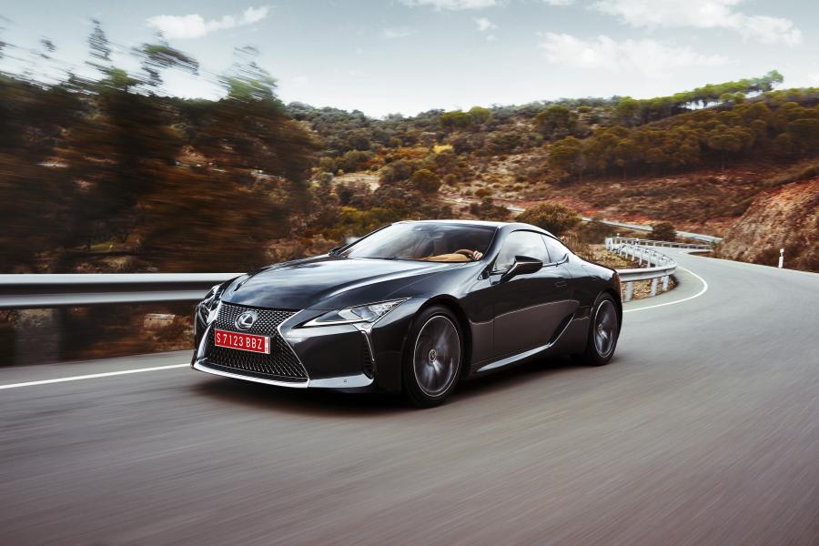  Lexus LC500 2017 года  (NA) (фото 41 из 48)